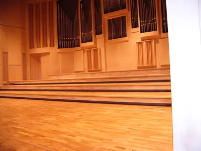 Parquet floor installation and finishing